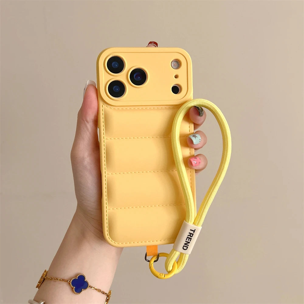 Coque iPhone avec Bracelet de Poignet et Protection Caméra – Silicone Antichoc