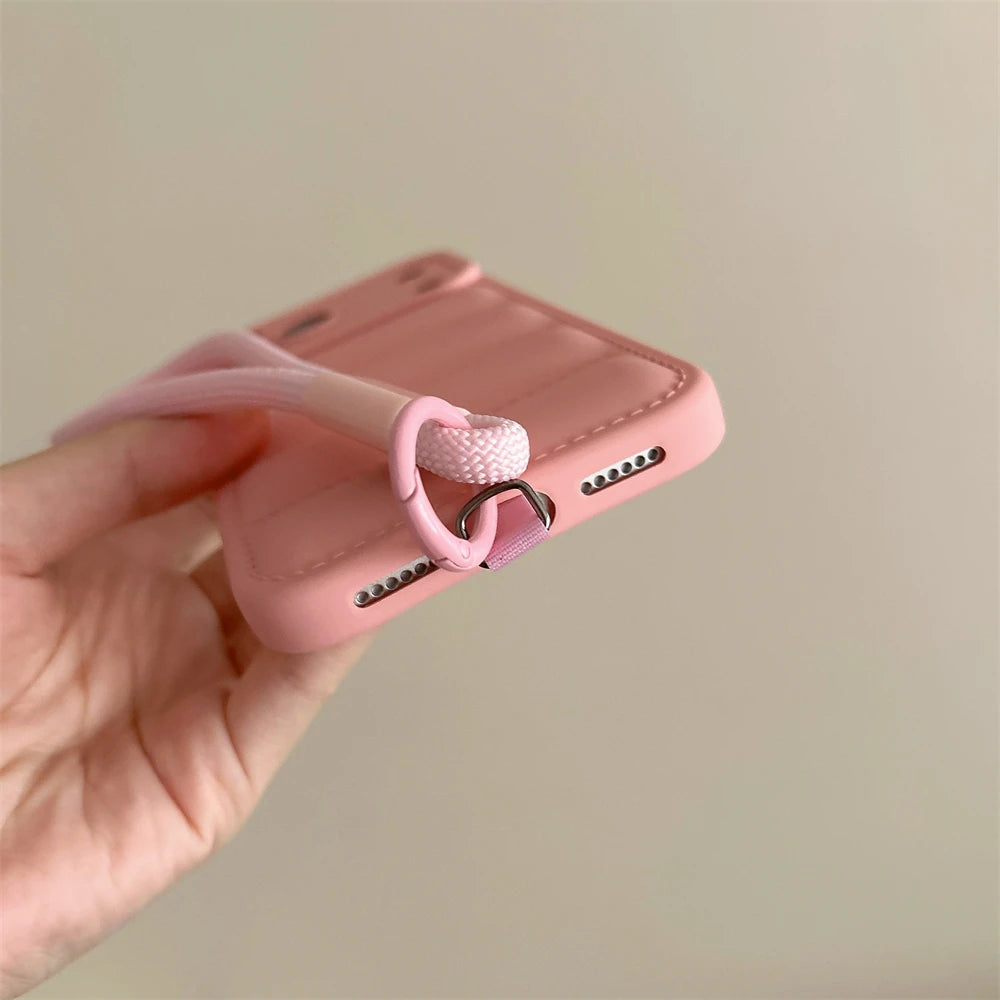 Coque iPhone avec Bracelet de Poignet et Protection Caméra – Silicone Antichoc